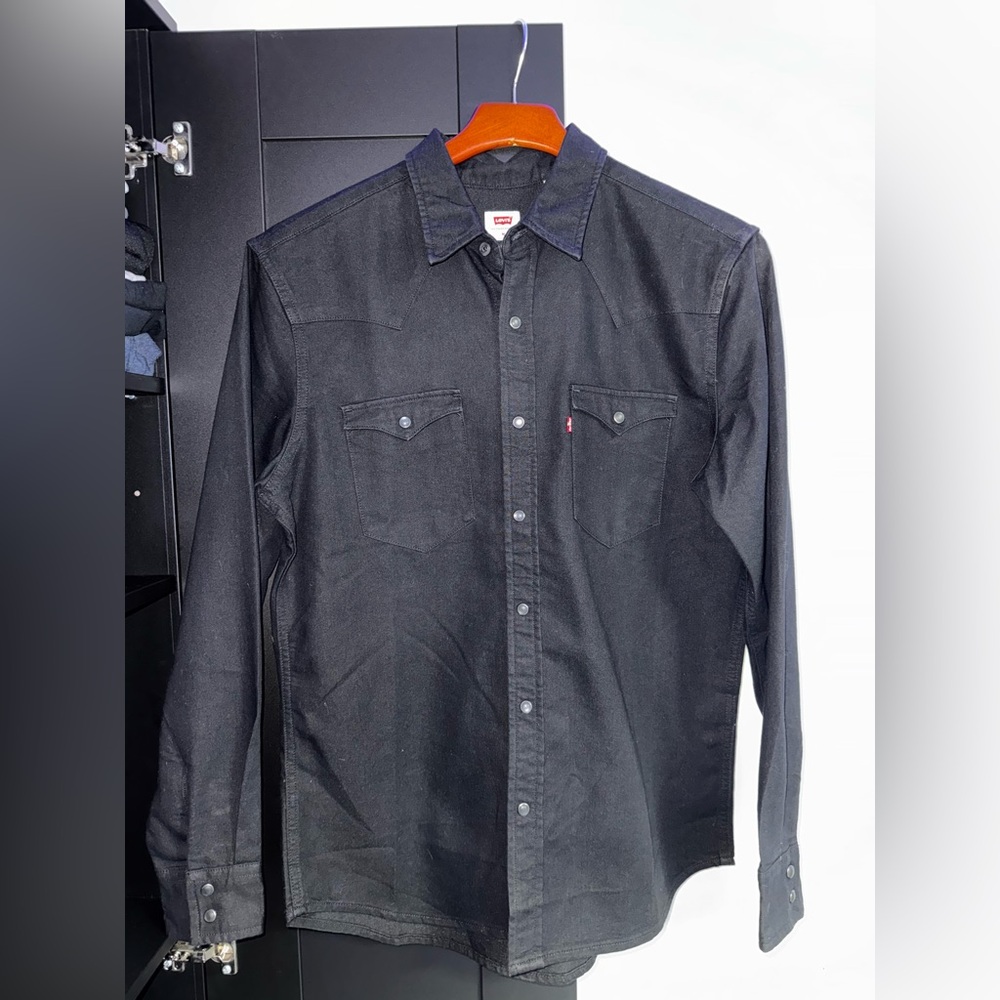LEVIs Medium Button Up